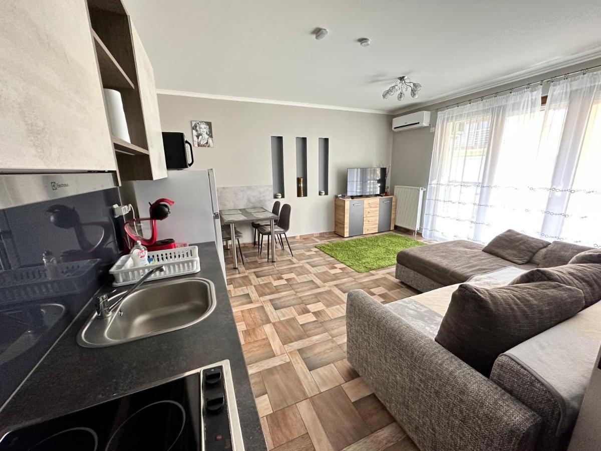 Dorina Wellness Apartment Siófok Exterior foto